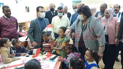 وزيرة الثقافة تدشن مركزًا لتنمية المواهب بمكتبة حي السلام غرب أسوان
