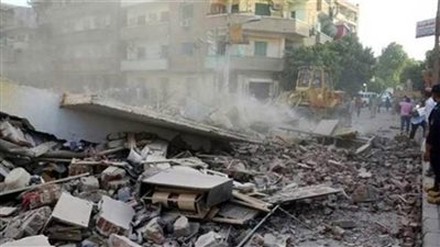 مصرع 3 أشقاء وإصابة 9 آخرين في انهيار عقار ببني سويف