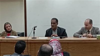 صحة البحيرة تناقش إجراءات استخراج تراخيص المنشآت الطبية