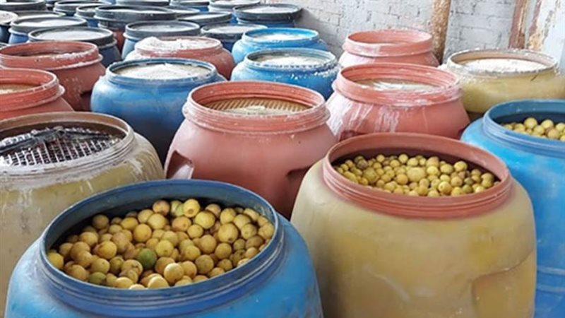 ضبط مصنع لإنتاج المخللات