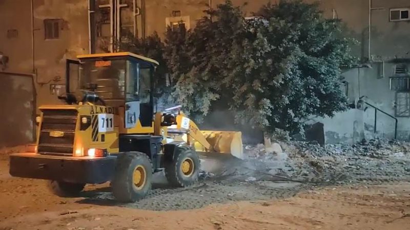 جانب من أعمال رفع