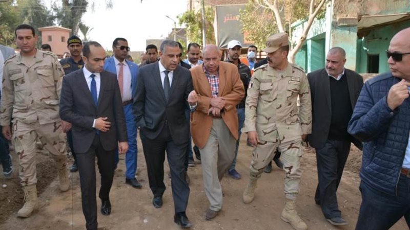 من جانب المعرض