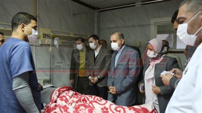 محافظ كفر الشيخ يزور مصابي حادث سيارات ويقدم تعازيه لأسر المتوفين
