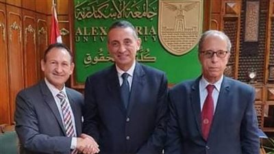 المستشار خفاجي يهنئ الدكتور الفقي بعمادة حقوق الإسكندرية