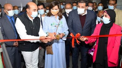 وزيرة الهجرة ومحافظ أسوان يفتتحان أول غرفة لتقديم العلاج لمرضى القدم السكري