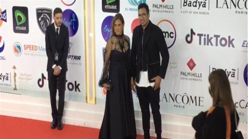 نيللي كريم وهشام