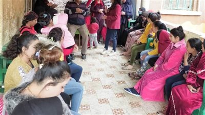 تدريب 47 سيدة على الخياطة واستخدام النول في الحرف اليدوية بسمالوط شمال المنيا