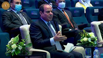 الرئيس السيسي: نضع 100 فرصة تعليم مجانية للمواهب بالجامعات 