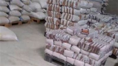 ضبط 39 طن مواد غذائية مجهولة المصدر بالشرقية 