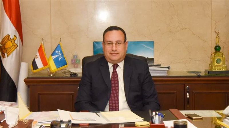 دكتور عبد العزيز