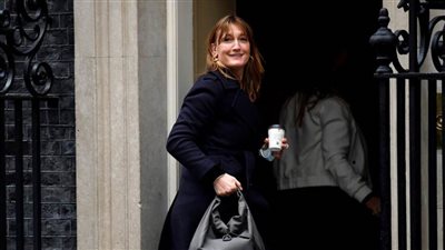 استقالة مساعدة جونسون بعد تسريب فيديو لها أثار غضب البريطانيين