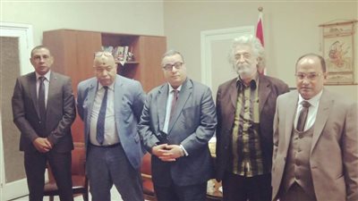 نقيب الأطباء يبحث مع الشؤون القنصلية شؤون الأطباء بالخارج