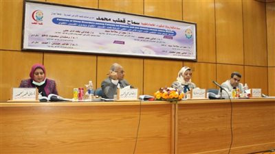 رئيس جامعة أسيوط يُعلن خلال مناقشة رسالة دكتوراه أمرًا خطيرًا