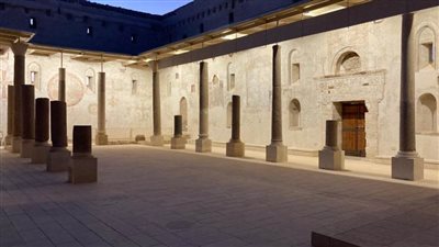  الانتهاء من تركيب مظلة لحماية الرسوم الجدارية للدير الأحمر بسوهاج