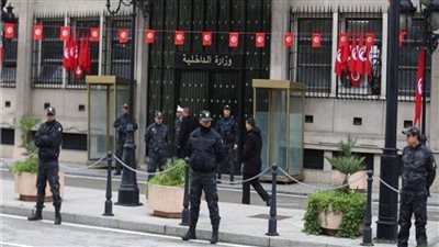 الداخلية التونسية تعلن مصرع شخص وإصابة 18 في حريق مقر حركة 