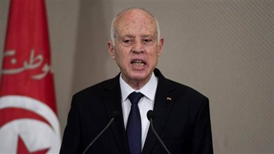 الرئيس التونسي يلتقي رئيس الحكومة الجزائرية