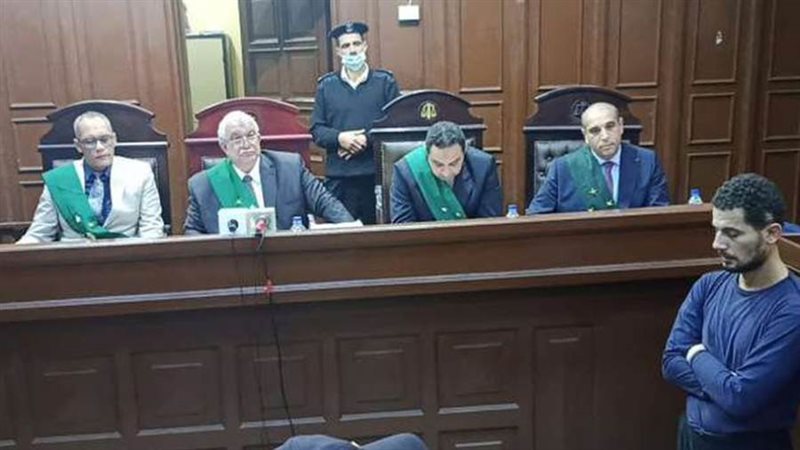 النطق بالحكم على