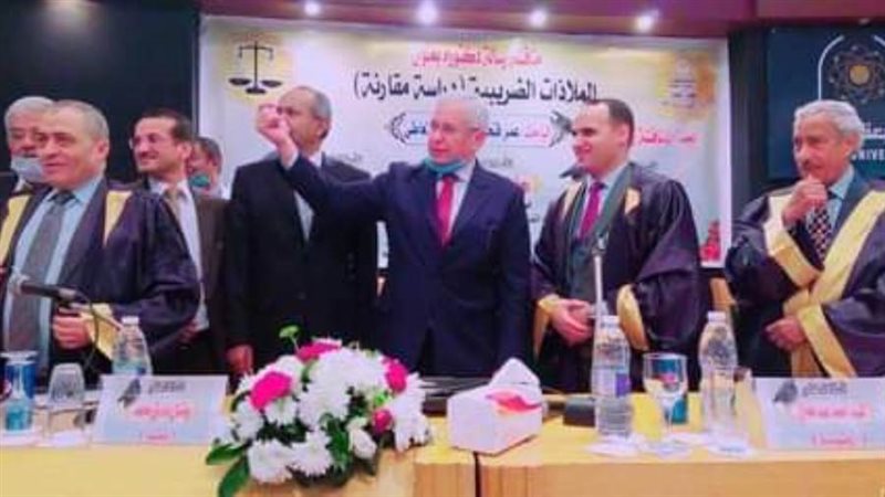 لجنة المناقشة