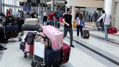 دراسة: أكثر من 77 ألف مواطن لبناني غادروا البلاد منذ بداية العام