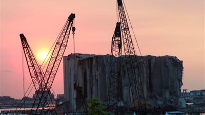 لبنان.. المحقق العدلي يطلب التنفيذ الفوري لمذكرة توقيف وزير سابق في قضية انفجار مرفأ بيروت