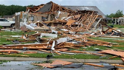 مصرع 50 شخصا على الأقل جراء العواصف والأعاصير في 5 ولايات أمريكية