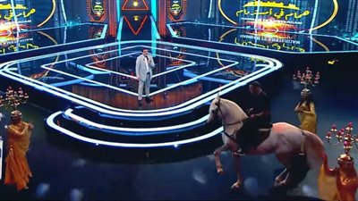 السقا بالحصان في استديو برنامج محمد هنيدي