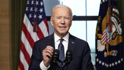 بايدن يؤكد العمل مع حكام الولايات الأمريكية للتعامل مع الأعاصير في البلاد