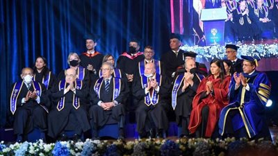 وزيرة الهجرة تشارك في حفل تنصيب عالم مصري رئيسا للجامعة البريطانية