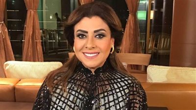 نشوى مصطفى: شيرين بتعشقه وهو مقدرش ده