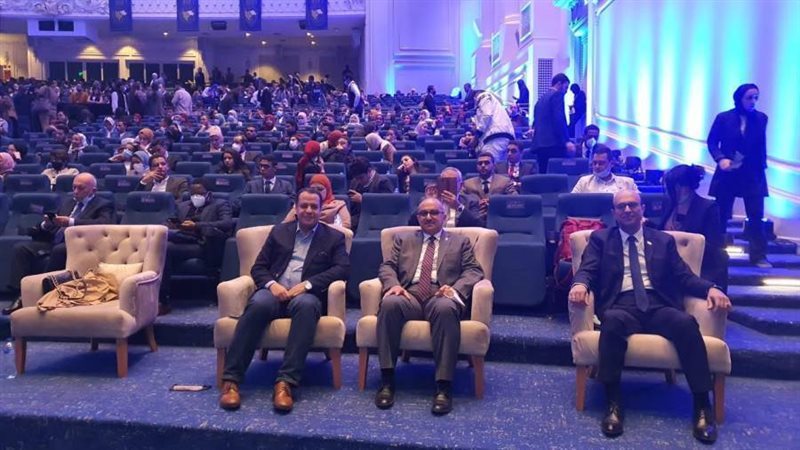 مشاركة رئيس جامعة