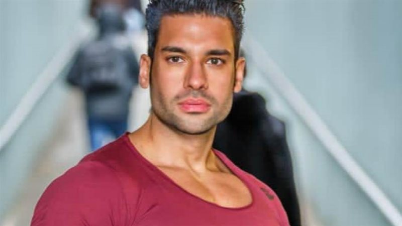 الفنان عبدالله بخش