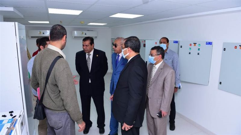 رئيس الجامعة يتفقد