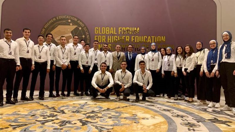 صورة تذكارية للشباب