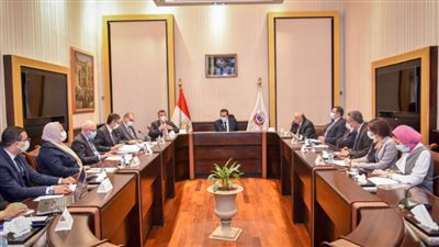 القائم بعمل وزير الصحة يترأس اجتماع اللجنة العليا لزراعة الأعضاء البشرية