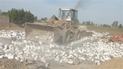 إزالة 6 حالات تعدٍ على الأراضي الزراعية بالبحيرة