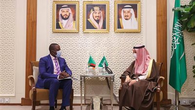 خادم الحرمين الشريفين يتلقى رسالة خطية من رئيس زامبيا