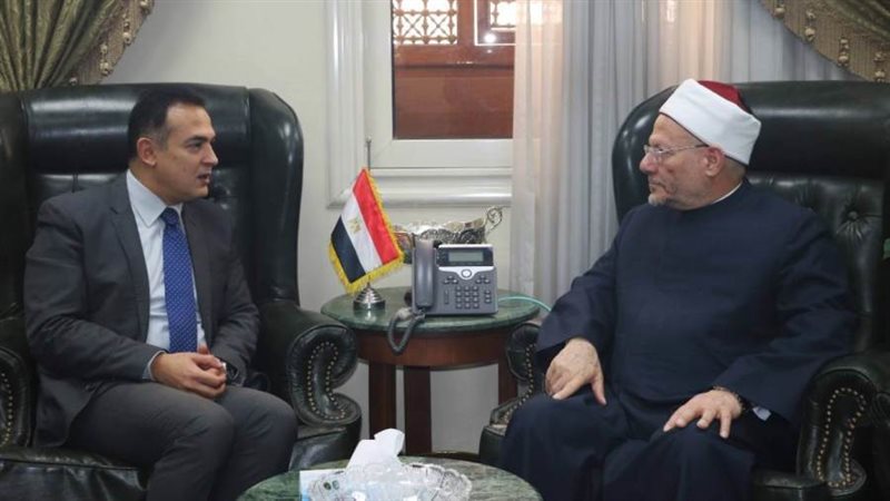 مفتي الجمهورية والسفير