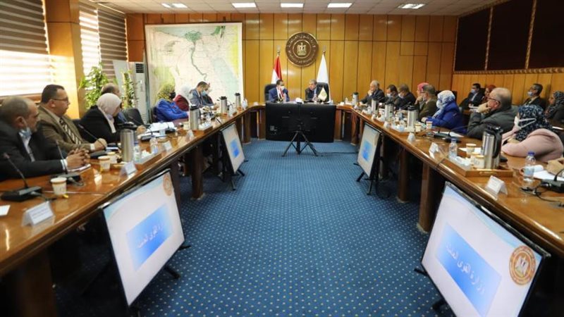 خلال الإجتماع