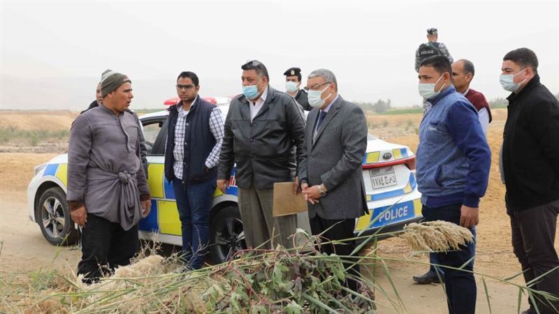 محافظ المنيا يعاين