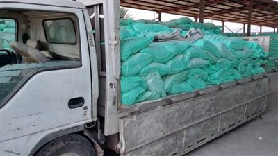 ضبط ١١١ شيكارة دقيق مدعم قبل تهريبها للسوق السوداء بالبحيرة