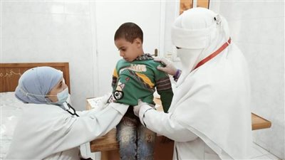  صحة المنيا تقدم الخدمات الطبية لـ 1880 مواطنا ببنى مزار