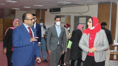 وفد من الأرشيف الإماراتي يزور دار الكتب والوثائق