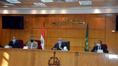 القليوبية تبحث مشكلات منظومة الصحة