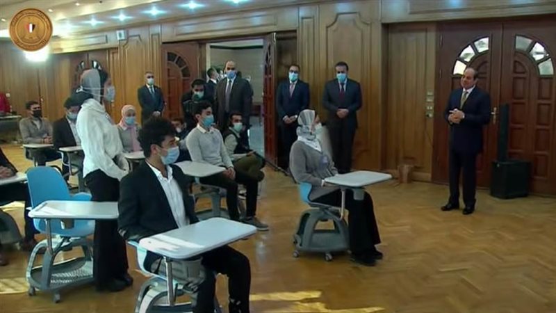 الرئيس السيسي وسط