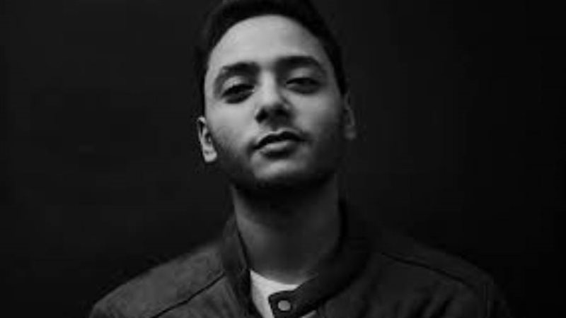 الفنان ياسين أبو