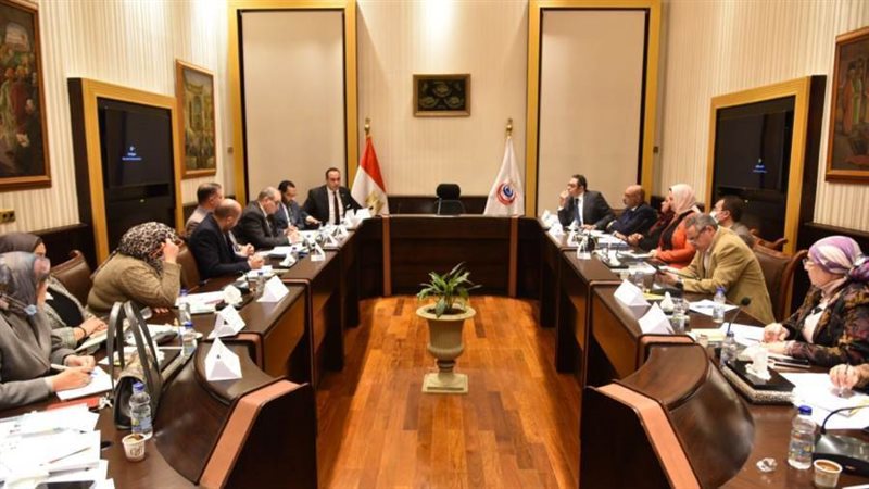 اجتماع اللجنة العليا