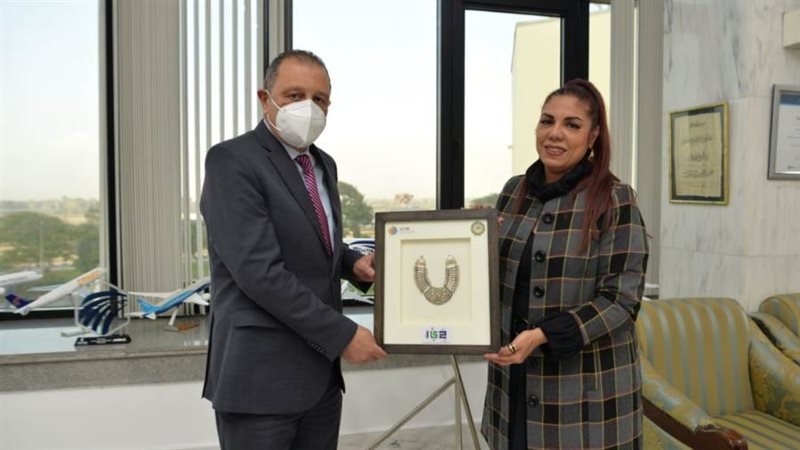 خلال تسلم الجائزة