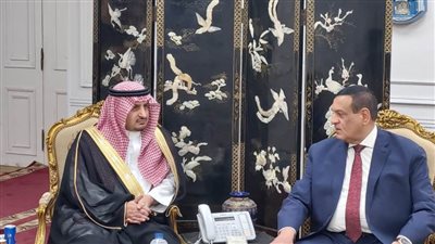 محافظ البحيرة يستقبل 