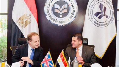 رئيس هيئة الاستثمار يبحث مع السفير البريطاني تعزيز العلاقات بين مصر والمملكة المتحدة