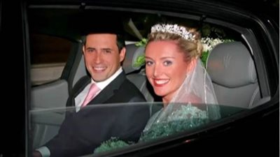 ماذا يفعل ظافر العابدين بعد حلاقة زوجته شعرها مثل شيرين؟ 